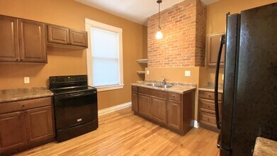 361 Bates Ave, Unit 1 in St. Paul, MN - Building Photo - Building Photo