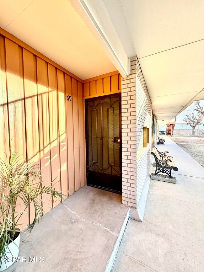 property at 6400 Edgemere Blvd