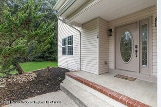 380 Sapphire Dr in Jackson Township, NJ - Building Photo - Building Photo
