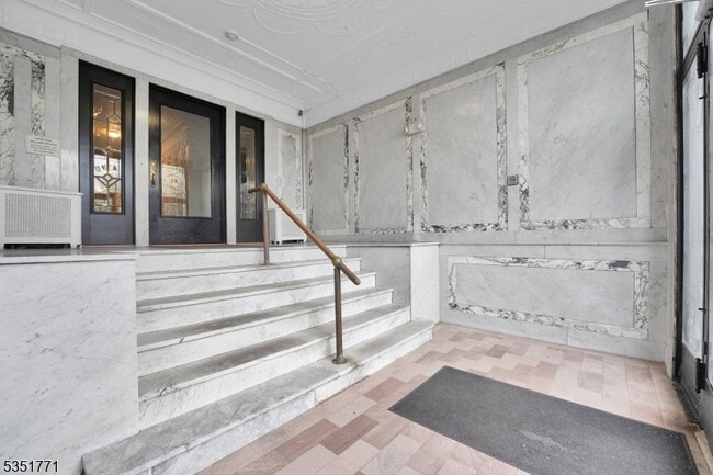 22 St Lukes Pl in Montclair, NJ - Building Photo - Building Photo