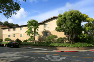 375 Richmond Dr in Millbrae, CA - Building Photo - Building Photo