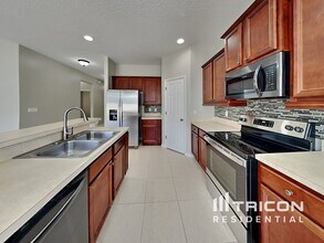 3542 Oak Brook Ln in Eustis, FL - Building Photo - Building Photo