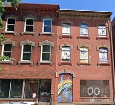 226 E Hanover St Apartments