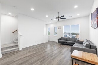 1737 W Cantey St in Fort Worth, TX - Building Photo - Building Photo