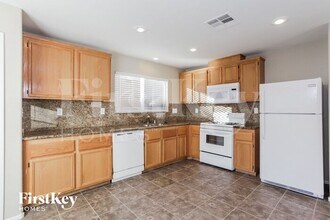 8628 Painted Horseshoe St in Las Vegas, NV - Building Photo - Building Photo