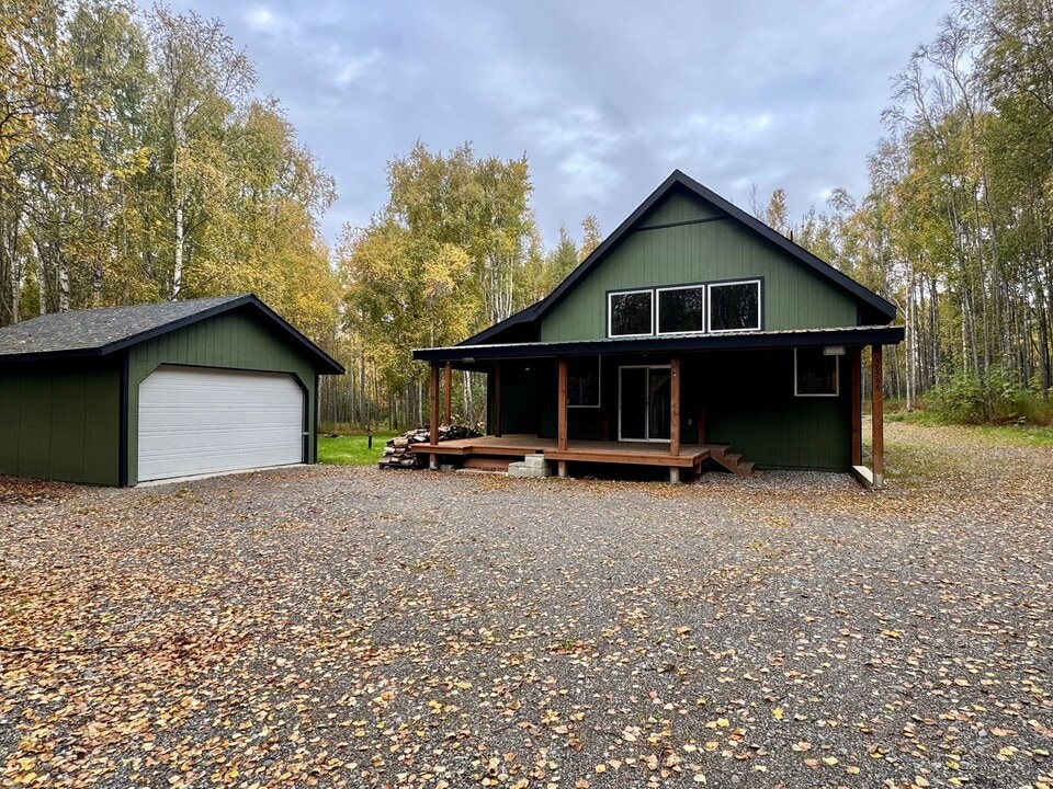 48588 Eileen St in Kenai, AK - Building Photo