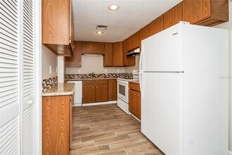 243 Acorn Dr in Longwood, FL - Building Photo - Building Photo