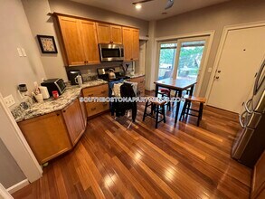 895 E Broadway-Unit -1 in Boston, MA - Foto de edificio - Building Photo