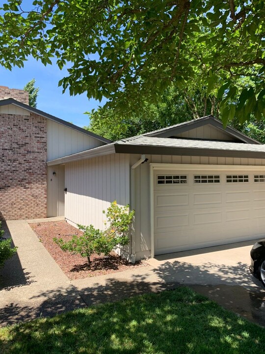 2541 Rose Ct in Carmichael, CA - Building Photo