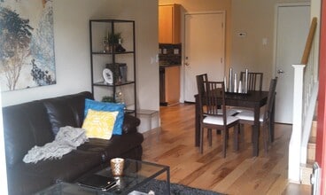 2615 R St in Sacramento, CA - Building Photo - Building Photo