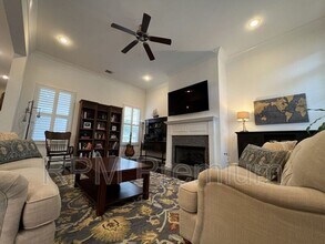 1142 Memorial Sq in Zachary, LA - Building Photo - Building Photo
