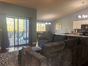 5 Round Lake Trail in Little Canada, MN - Building Photo - Building Photo