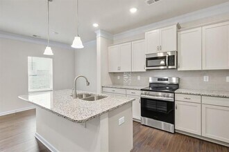83 Professional Pl in Calhoun, GA - Foto de edificio - Building Photo