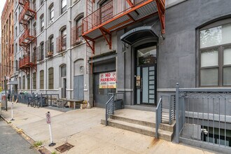 65 S 11th St in Brooklyn, NY - Building Photo - Building Photo