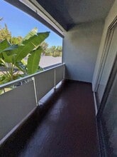 415 E Cedar Ave in Burbank, CA - Building Photo - Building Photo