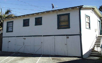 361-367 Franklin Ln in Ventura, CA - Foto de edificio - Building Photo