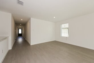 103 Wild Rose Dr in Balch Springs, TX - Building Photo - Building Photo