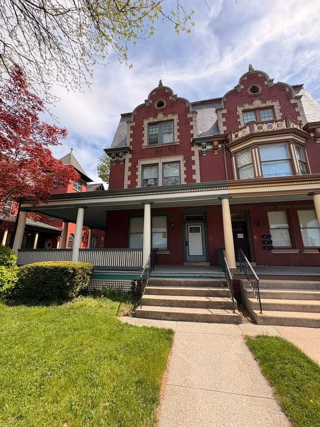 property at 727 S George St