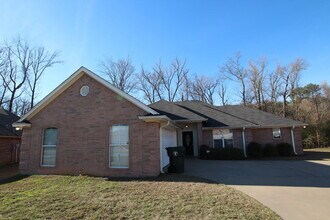 3125 Vineyard Ave in Tyler, TX - Building Photo - Building Photo