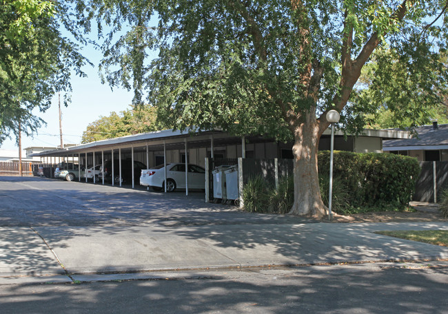 Garden East Apartments in Merced, CA - Foto de edificio - Other