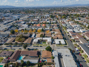 Covina Stewart Apartments in Covina, CA - Foto de edificio - Building Photo