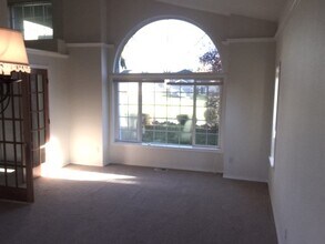 21804 41st Avenue Ct E in Spanaway, WA - Foto de edificio - Building Photo