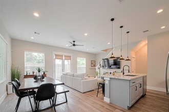 5209 Pinemont Creek Ln in Houston, TX - Building Photo - Building Photo