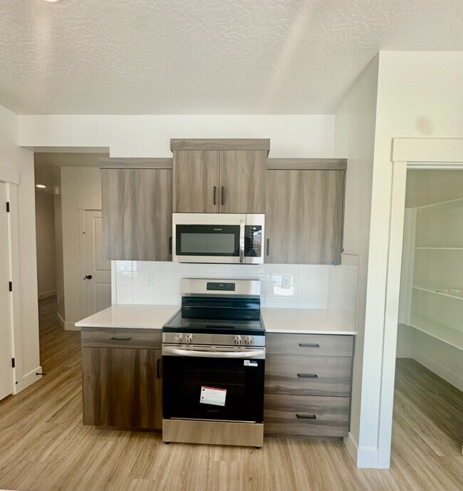 5710 S Weehawken Ln in Saint George, UT - Building Photo - Building Photo