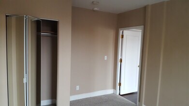723 58th St, Unit 200 in Kenosha, WI - Building Photo - Building Photo