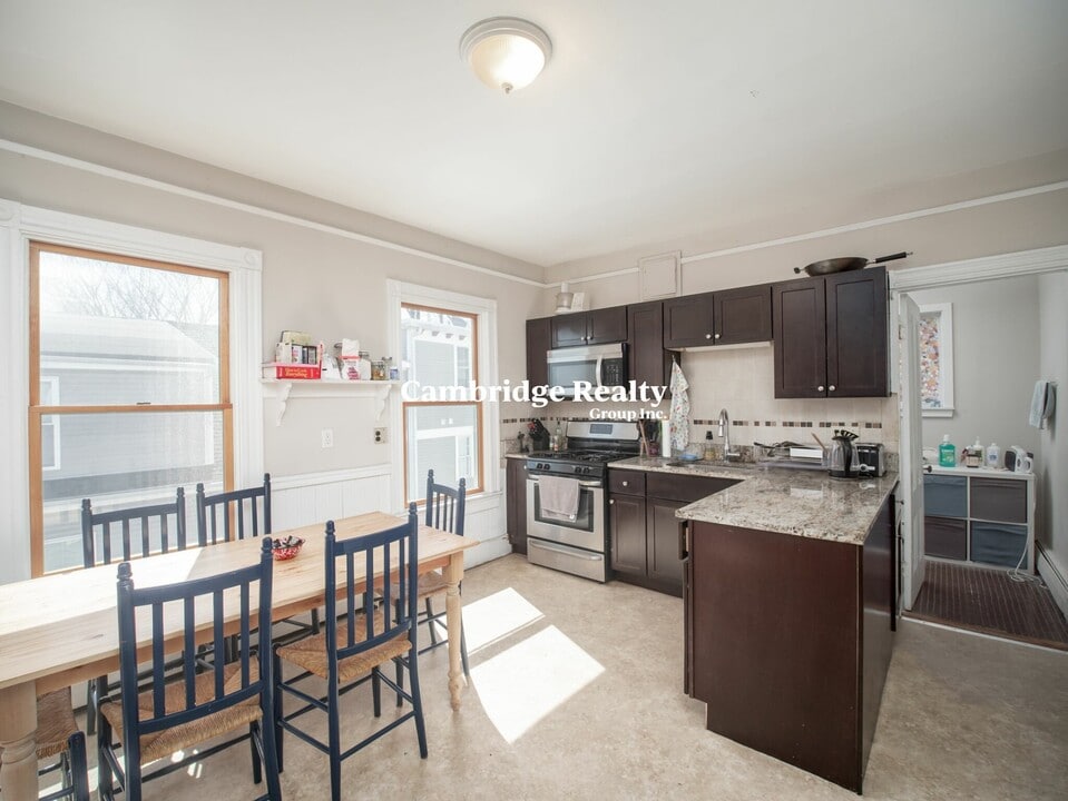 318 Beacon St, Unit 3T in Somerville, MA - Foto de edificio