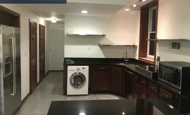73 Edgewood Ave, Unit Ground Floor in Yonkers, NY - Foto de edificio - Building Photo