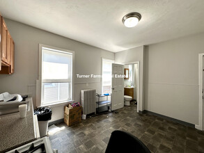 153 E Cottage St, Unit 3 in Boston, MA - Building Photo - Building Photo