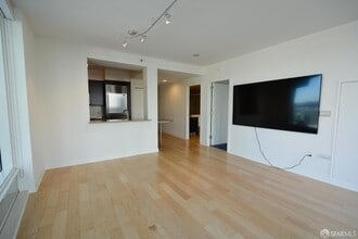 425 1st St, Unit 807 in San Francisco, CA - Building Photo - Building Photo