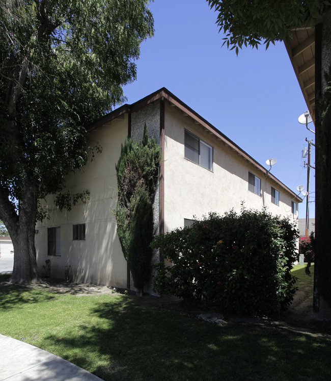 1601 Picadilly Way in Fullerton, CA - Building Photo - Building Photo