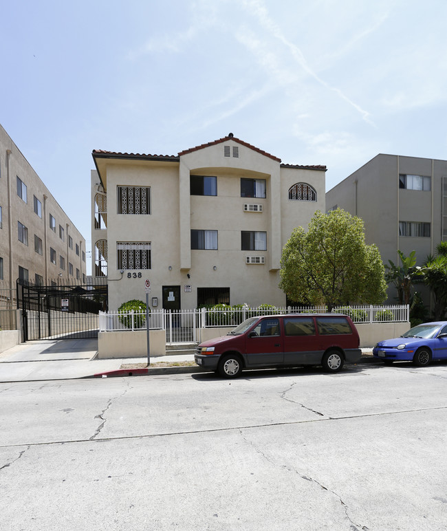 838 S Gramercy Dr in Los Angeles, CA - Building Photo - Building Photo