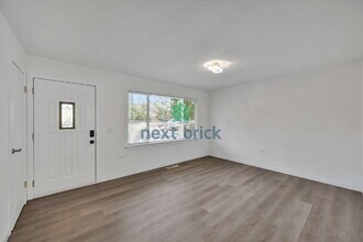 13223 4th Ave SW in Burien, WA - Foto de edificio - Building Photo