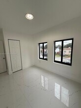 1379 NW 55th Terrace in Miami, FL - Building Photo - Building Photo