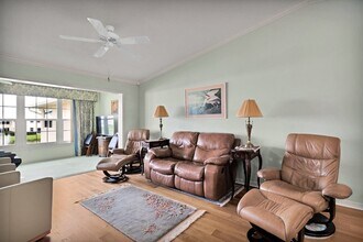 830 Lake Orchid Cir, Unit 207 in Vero Beach, FL - Building Photo - Building Photo