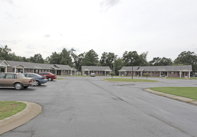 Grand Prairie Gardens in Lonoke, AR - Building Photo - Building Photo