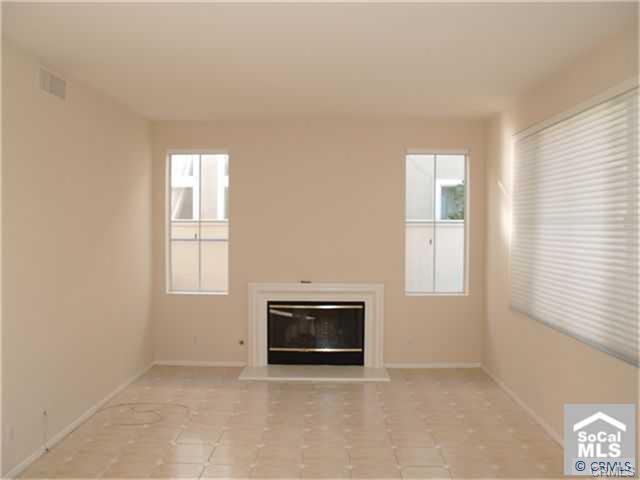 31 Versailles in Newport Beach, CA - Building Photo - Building Photo