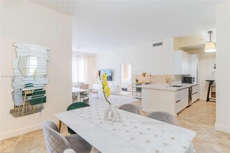 802 W Windward Way in Lantana, FL - Building Photo - Building Photo