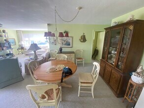 37 Ocean Blvd, Unit 1 in Seabrook, NH - Building Photo - Building Photo