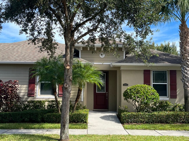 7025 Briar Hill Ct in Tampa, FL - Foto de edificio - Building Photo