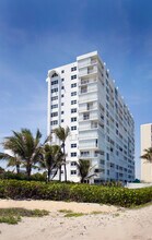 Three Thousand South in Boca Raton, FL - Building Photo - Building Photo