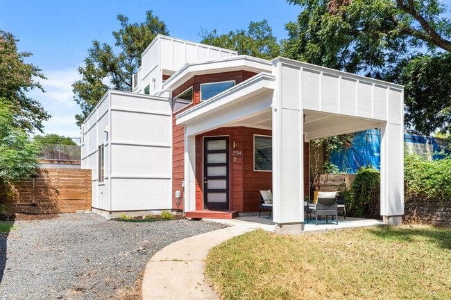 property at 2514 E 4th St