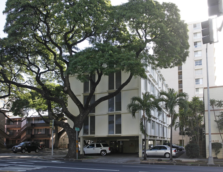 Royal Manoa in Honolulu, HI - Foto de edificio