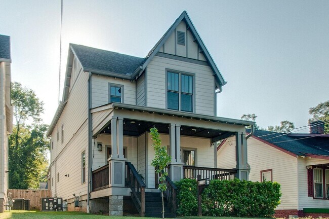 1113A Lischey Ave in Nashville, TN - Building Photo - Building Photo