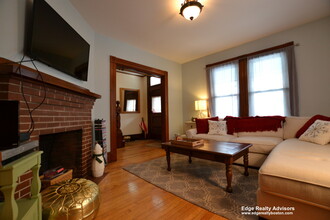 78 Surrey St in Boston, MA - Foto de edificio - Building Photo