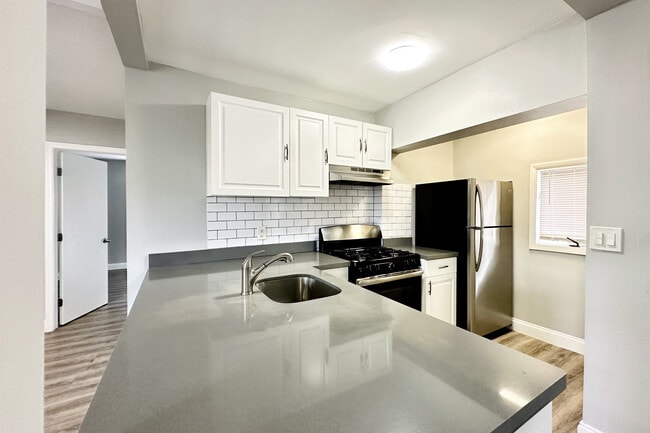 817 NE 19th Avenue in Fort Lauderdale, FL - Building Photo - Building Photo