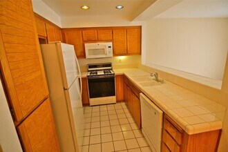 6909 Rodling Dr in San Jose, CA - Building Photo - Building Photo